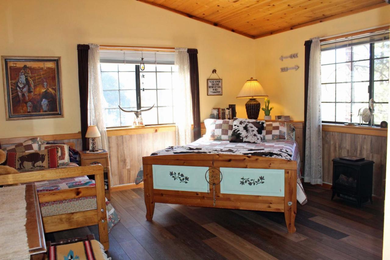 The Old Bear Bnb Pine Mountain Club Esterno foto