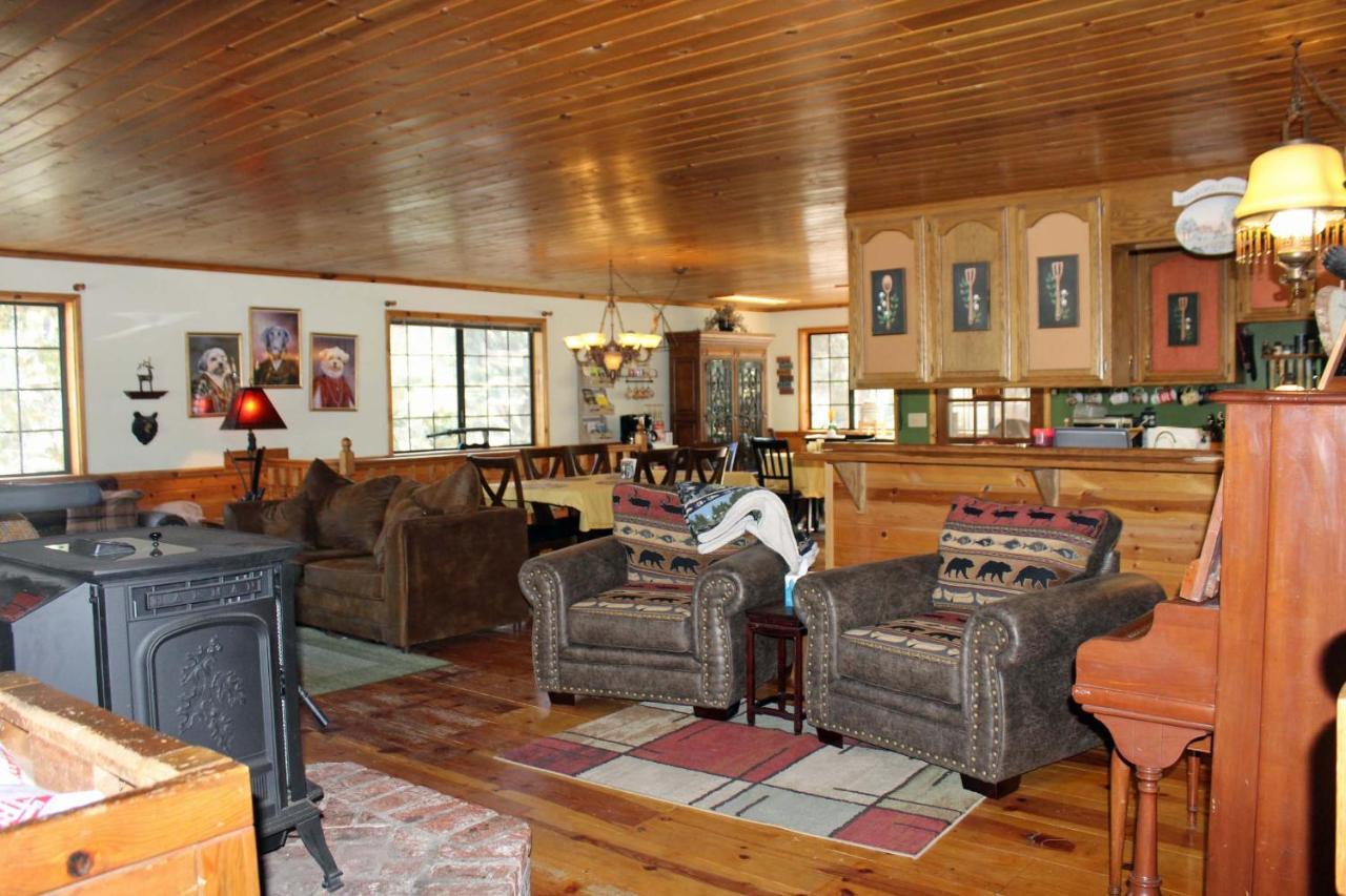 The Old Bear Bnb Pine Mountain Club Esterno foto