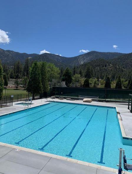 The Old Bear Bnb Pine Mountain Club Esterno foto